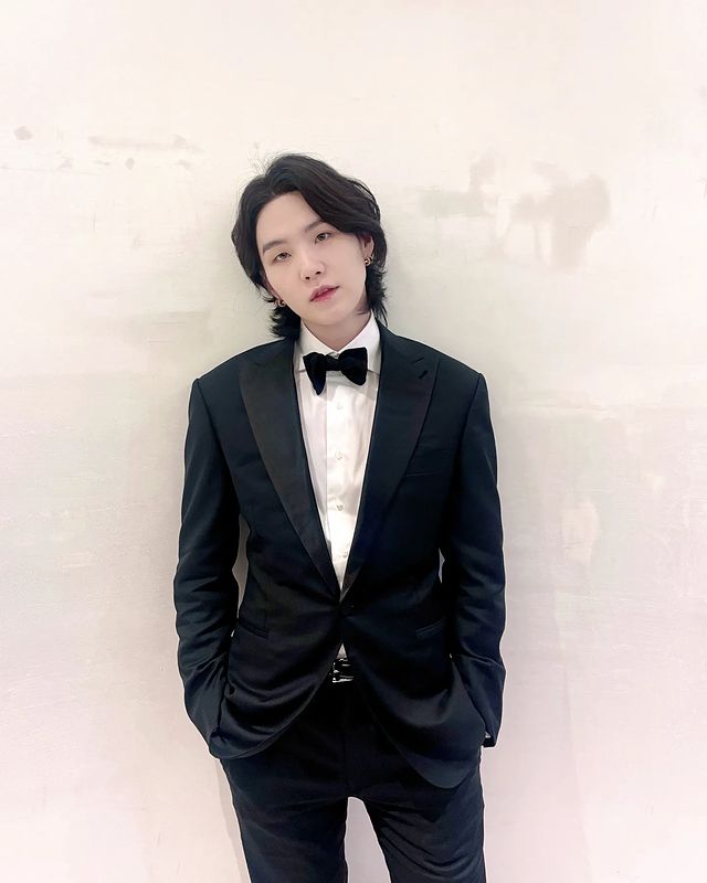 SUGAXC's tweet photo. but you saw my man? https://t.co/VVWGXdsphp