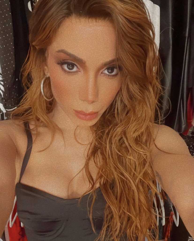 AnittaUpdateR's tweet photo. 🏆 RT = VOTO

I’m voting for Anitta for Favorite Female Latin Artist at the #AMAs https://t.co/M10zw2HZZL