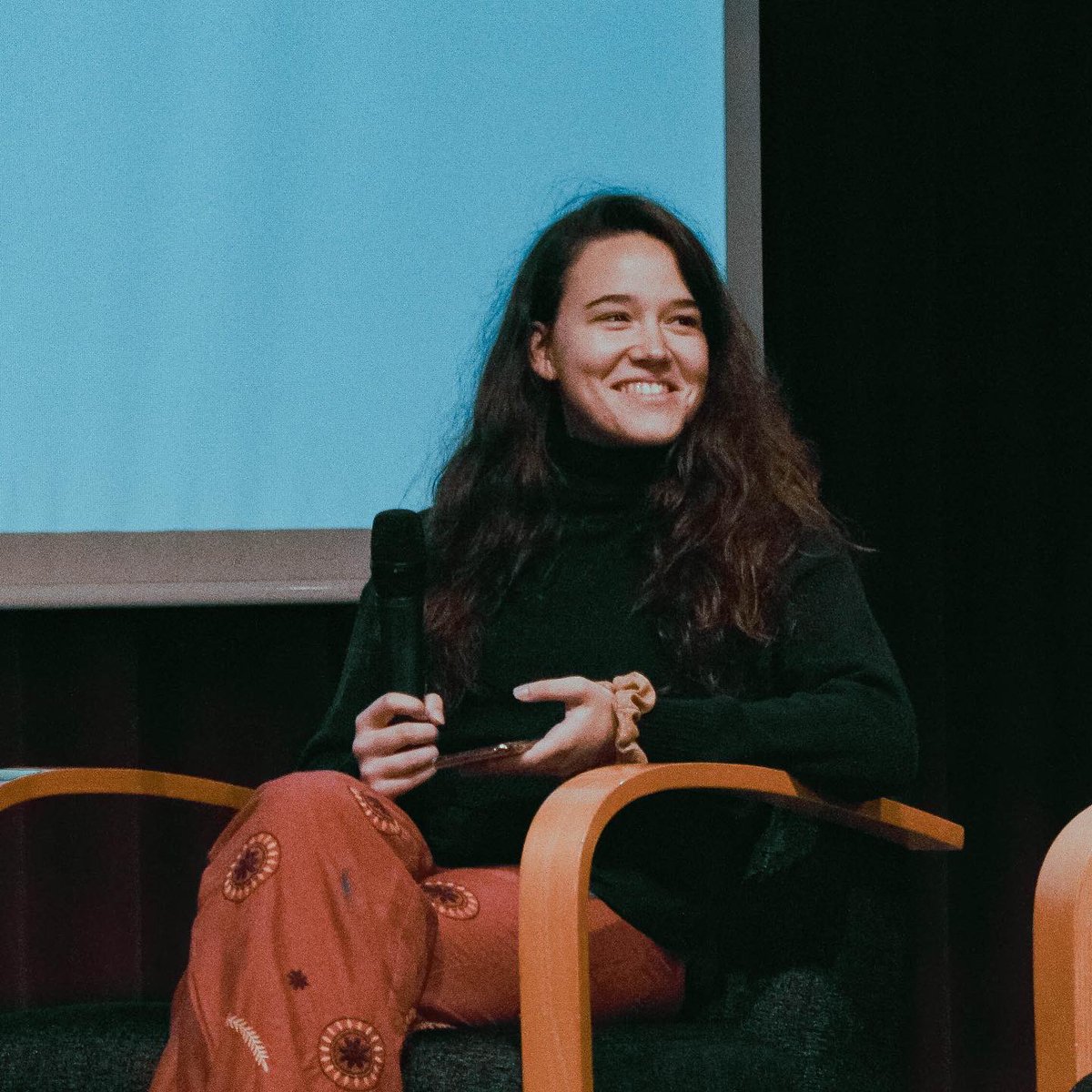 torrebarrinalh's tweet photo. ⚡️diàlegs intergeneracionals
⚡️experiències gamificades
⚡️emprenedoria i experimentació
This is #TalentUPLH 🚀
15 docents s’han format en metodologies #designthinking per acompanyar l’alumnat en la següent fase: la IDEACIÓ💭
#escletxadigital #LH6_0 #talentLH https://t.co/CJ3TmV5NRx