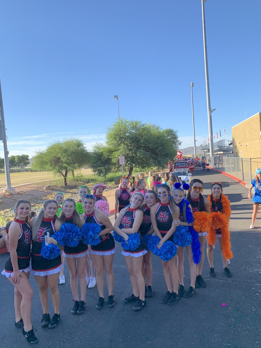 It’s a great morning for a homecoming parade @BCHS_DVUSD