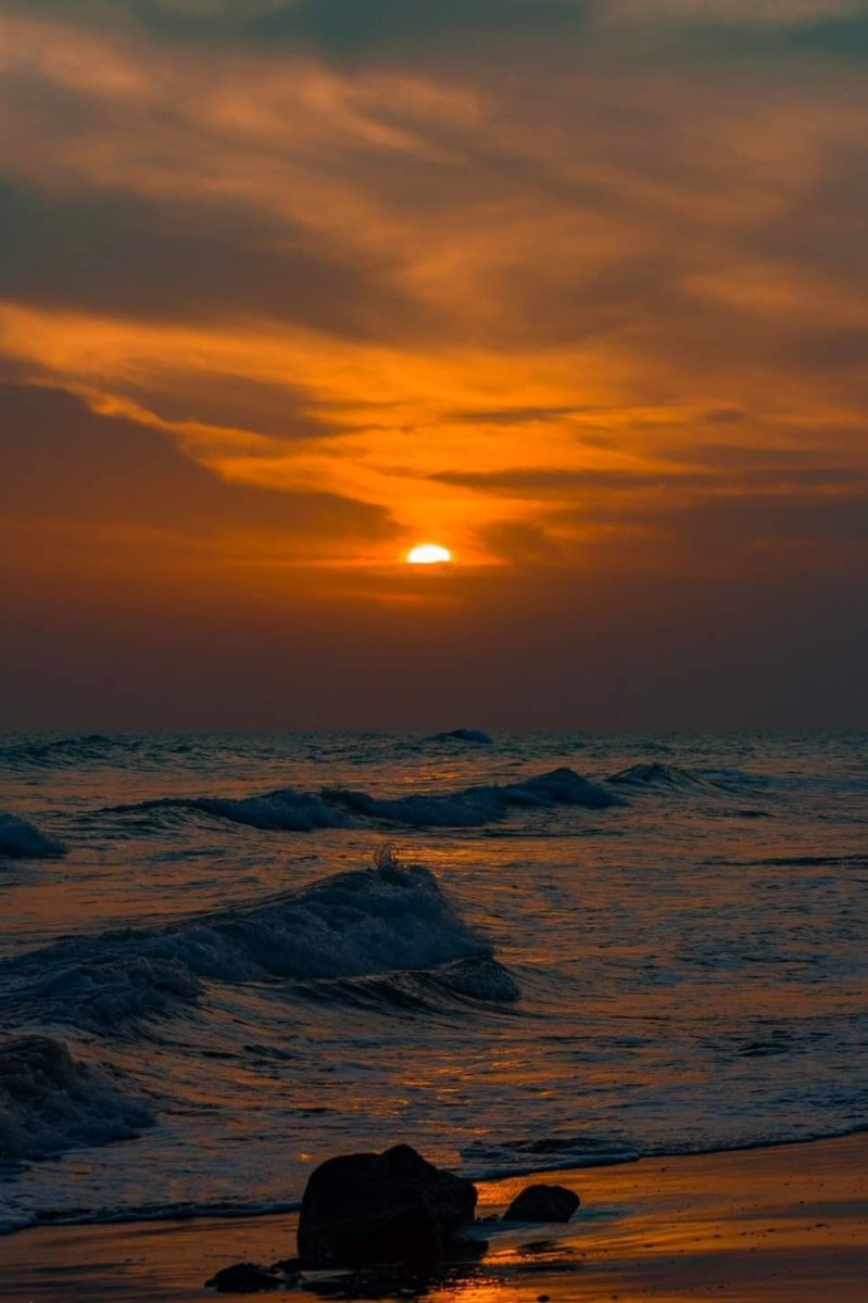 imInoor45's tweet photo. @momentmemori Zarrain Beach Pasni #balochistan https://t.co/qsQxrNwMx5