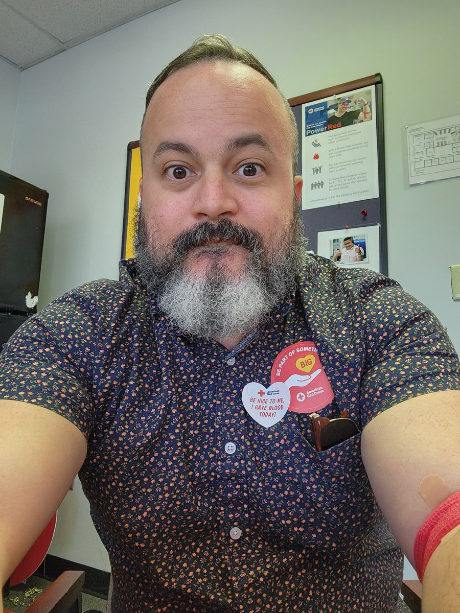 AustinC19621839's tweet photo. I'm missing my fellow @insightsoftware Georgia residents who are volunteering in Sandy Springs today, but I'm showing that #insightcares in Athens with a blood donation to Larry at the American Red Cross.

The label on the hand sanitizer really brightened my day. 😄 https://t.co/cyjZGoeDFr