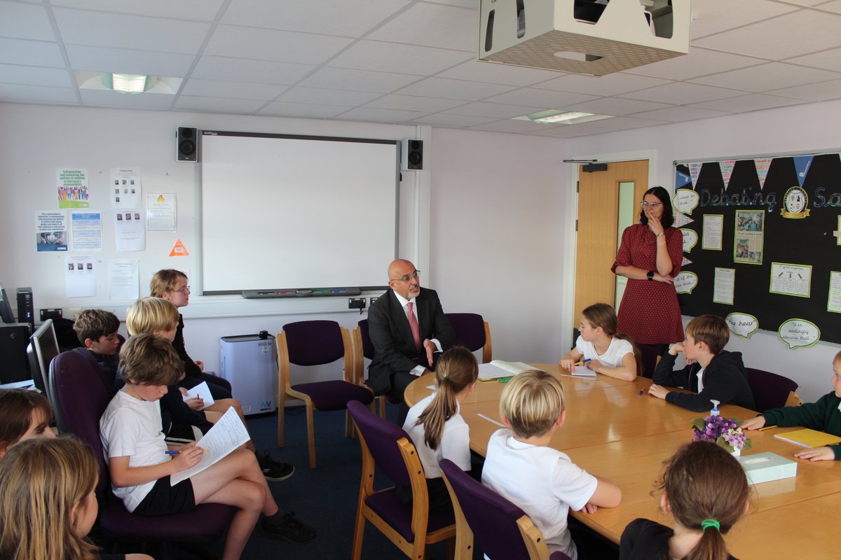 Seahorses_Class's tweet image. So proud of our Pupil Parliament and @DebateClub7 children today who met with @nadhimzahawi and asked him some fantastic questions. These children were excellent representatives for our school and did a fantastic job. @WillowsCE @UKParlEducation