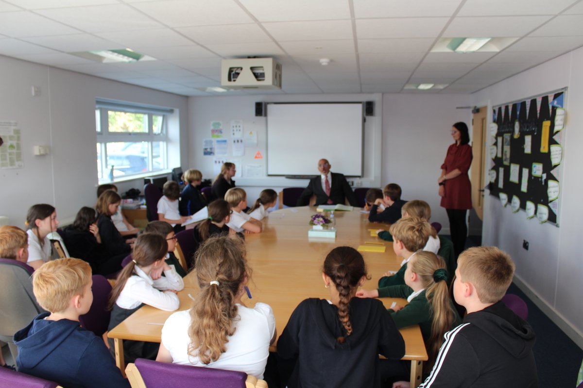 Seahorses_Class's tweet image. So proud of our Pupil Parliament and @DebateClub7 children today who met with @nadhimzahawi and asked him some fantastic questions. These children were excellent representatives for our school and did a fantastic job. @WillowsCE @UKParlEducation