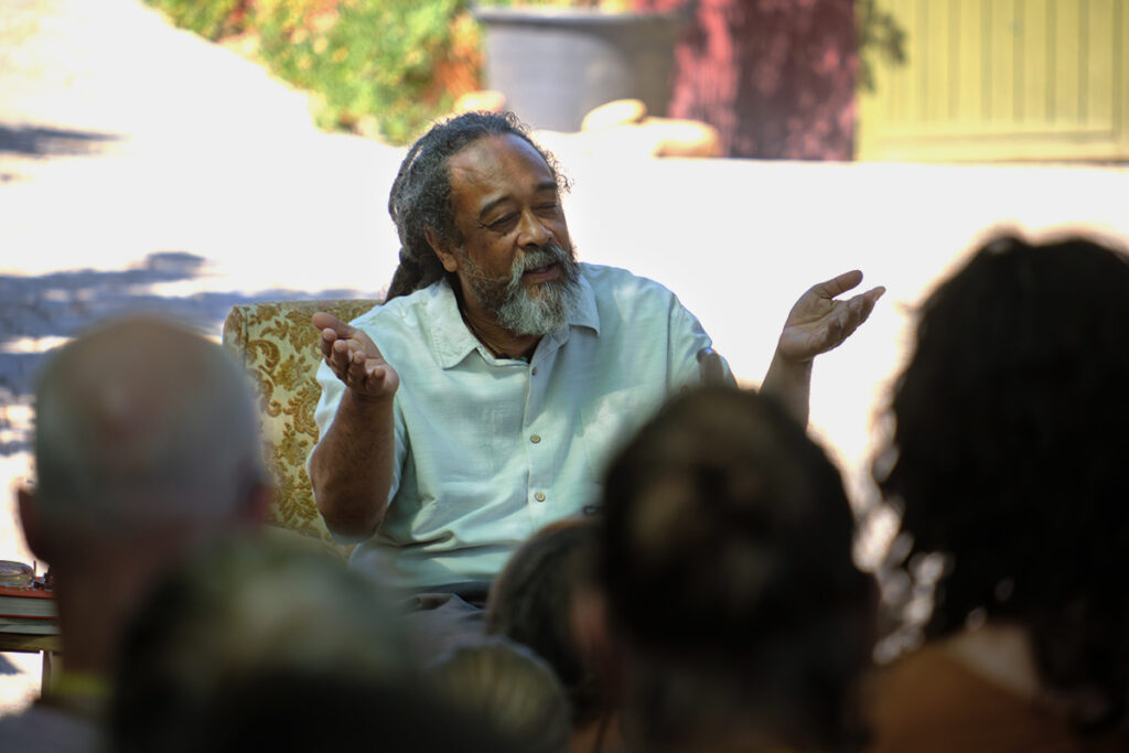 moojiji's tweet photo. Who is the mind actually speaking to?
You assume it is to you, the Self,
but it is only to your self-image,
the person you imagine yourself to be.
But are you ready and willing to look at this?
There is often a reluctance and resistance...
https://t.co/dHSfnJFNLl https://t.co/qXow2oB938