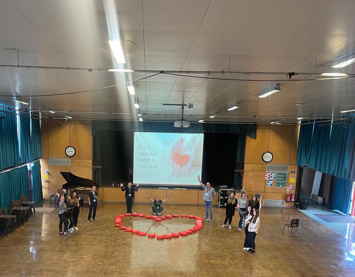 DCSCHPE's tweet photo. Fantastic day and over 160 students trained up in CPR delivery. We are so proud of you all! 

A special thanks to our wonderful volunteers and special guest Andrew Jarvis. 

Such a wonderful day! 

#restartaheart #Teamdinno❤️ https://t.co/6ScRzTwz0g