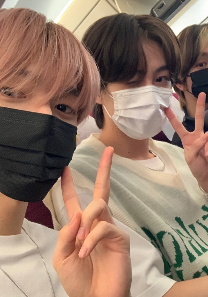 dpdlems4's tweet photo. 그래 윗과 준이잖아 https://t.co/XlVSA0GifE