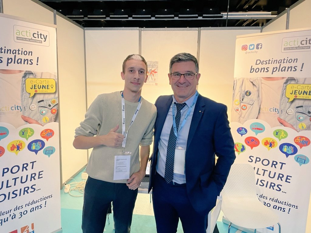 acti_city's tweet photo. Stand acti city au Salon des Communes et des Territoires
Un grand merci au Président des @maires_Aude @eric_menassi qui est aussi, au sein d'acti city, notre Délégué Club Partenaires, venu nous rendre visite.
Une grande première pour cet événement d'envergure sur notre territoire https://t.co/ena8J6SwKL