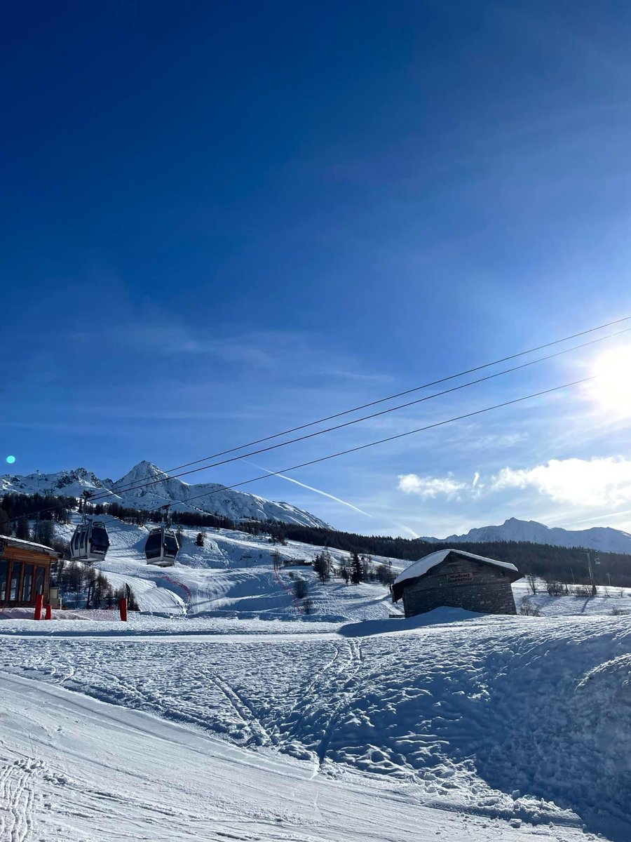 C’est pour bientôt 🤩🥰
A louer appartement 6 couchages idéalement situé au cœur des Arcs 1800 😎
🎿 Tarifs et dispo ici ➡️ leboncoin.fr/locations_gite…