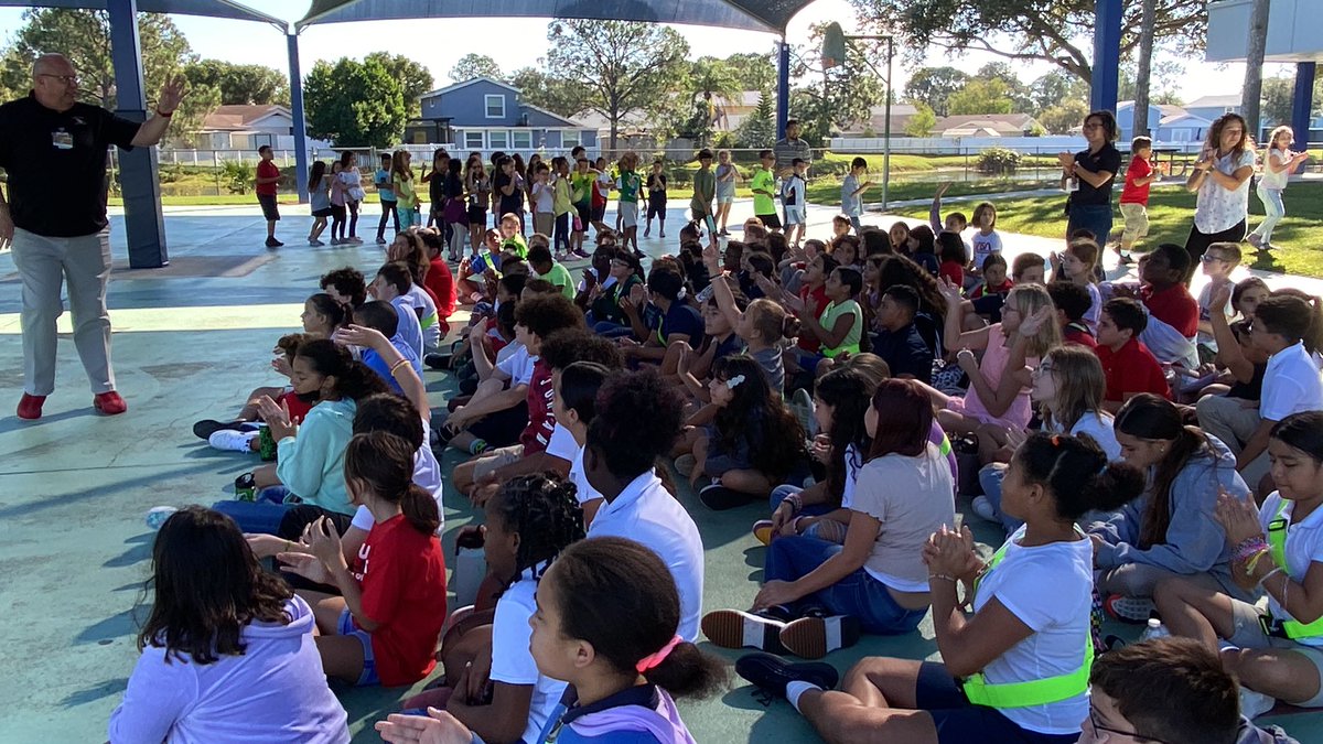 HillsboroughSch's tweet photo. Today, @hcpssmithms is taking the school on the road, visiting elementary schools to share the exciting opportunities available for 5th graders if they become sharks next year! @Bellamy_Bobcats @CannellaElem @WestchaseWizard @HCPSHammond + a visit to @CitrusParkES next week. https://t.co/LXycxm2BYu