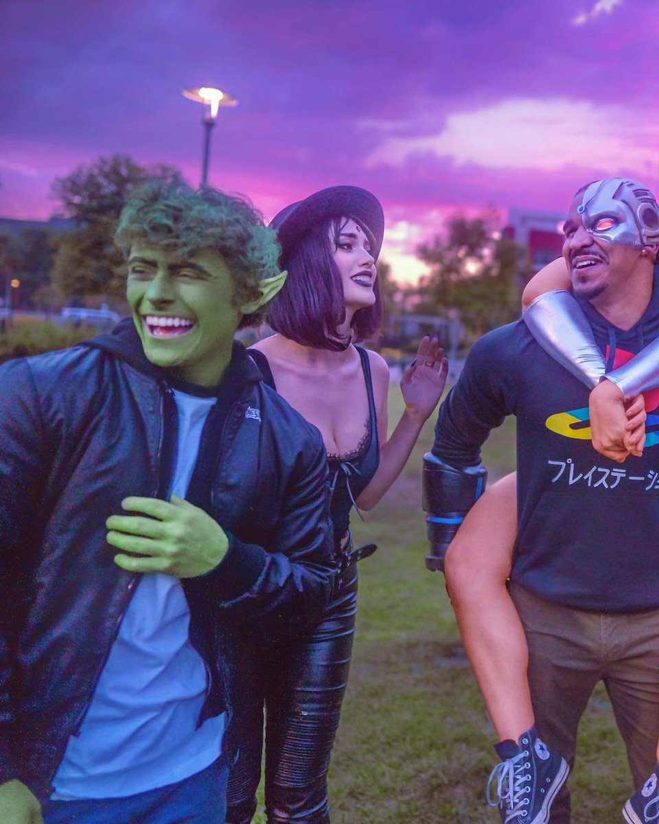 Cartoons come to life! ⬛️⬜️ How amazing are these photos from Calob Castellon? 🎨

IG: calop_

#FanArt #FanArtFriday #Art #Cosplay #Ben10 #ScoobyDoo #TeenTitans