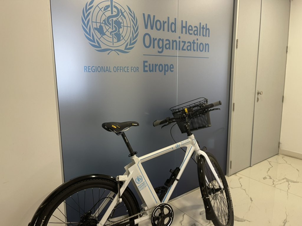 GeroNews's tweet photo. Final day in Serbia 🇷🇸
Great to meet with colleagues in @WHOSerbia to discuss greater collaboration on #HealthyAgeing with @WHO_Europe and Gov’t of Serbia
We don’t just want to add years to life, we NEED to #AddLifeToYears! Let’s finish the unfinished business of #ageing https://t.co/tdQkdqABd9