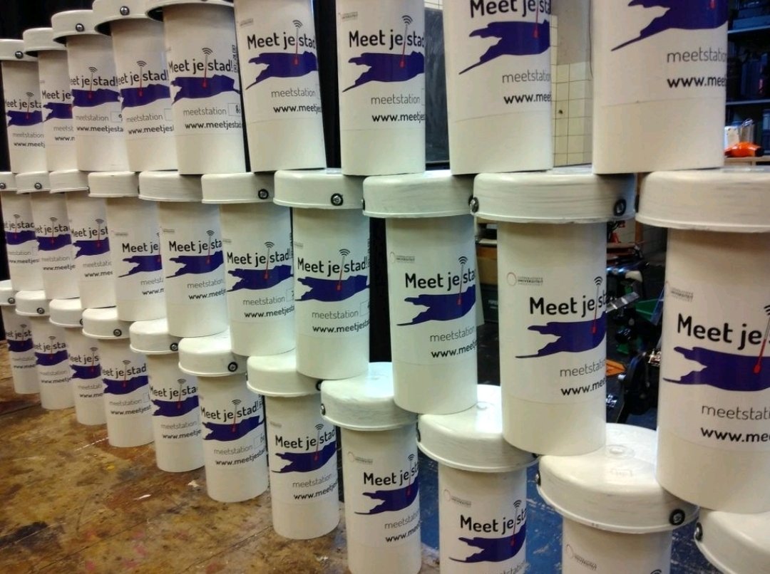 Ben je inwoner van Amersfoort, heb je een groen dak en ben je benieuwd naar het effect ervan? Kom dan je eigen meetkastje bouwen. 

De gratis workshop is te volgen op 
zondag 30 okt 13.00 – 17.00,
woensdag 2 nov 13:00-17:00
zondag 27 nov 13:00-17:00

meetjestad.nl/nl/workshops