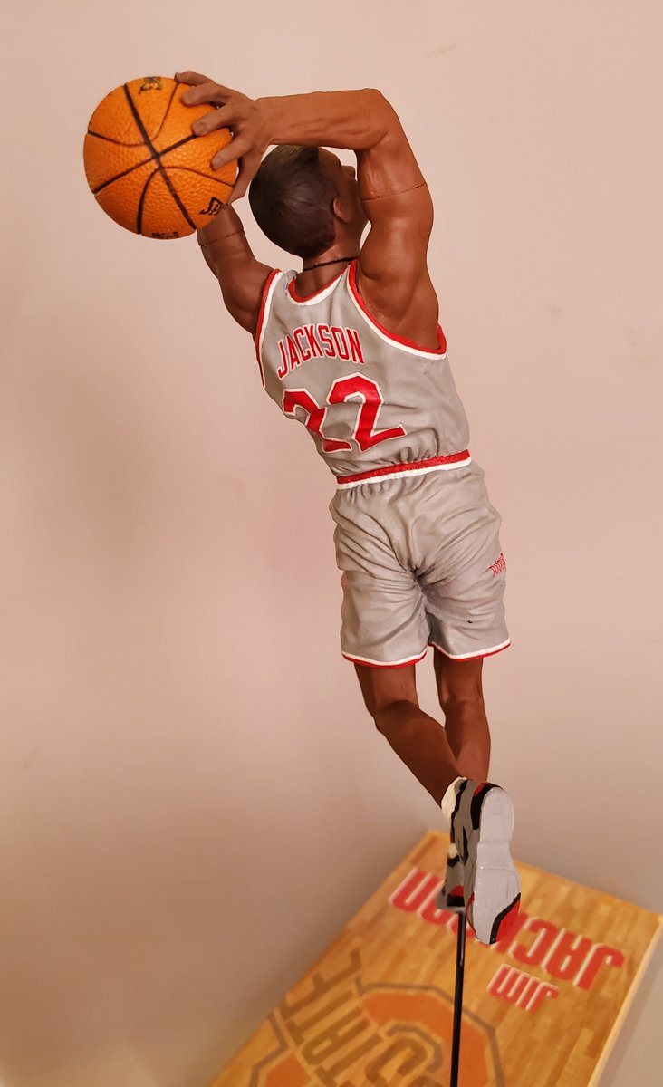 CustomsStanley's tweet photo. With @OhioStateHoops starting up soon, figure I would post this custom figure of the legendary @jimjackson419 #custom #sportsart 
#3Dprinting #osu #Buckeyes #basketball #osubb #osuhoops #collegebasketball https://t.co/4GfCMPzDq4