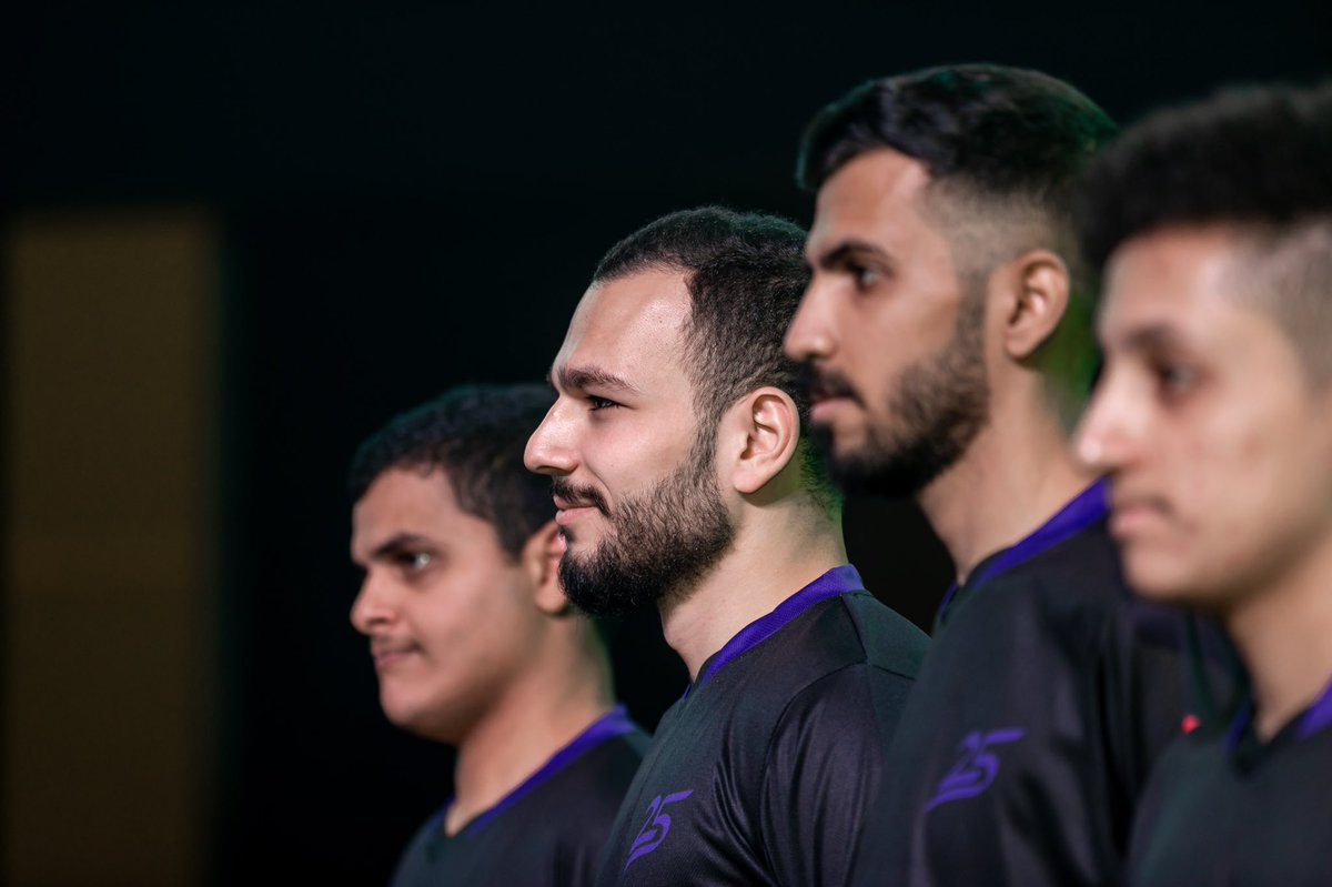 SaudieLeague's tweet photo. إبتسامة ثقه من البداية 😈
@25eSports https://t.co/MpwKqcsfkD