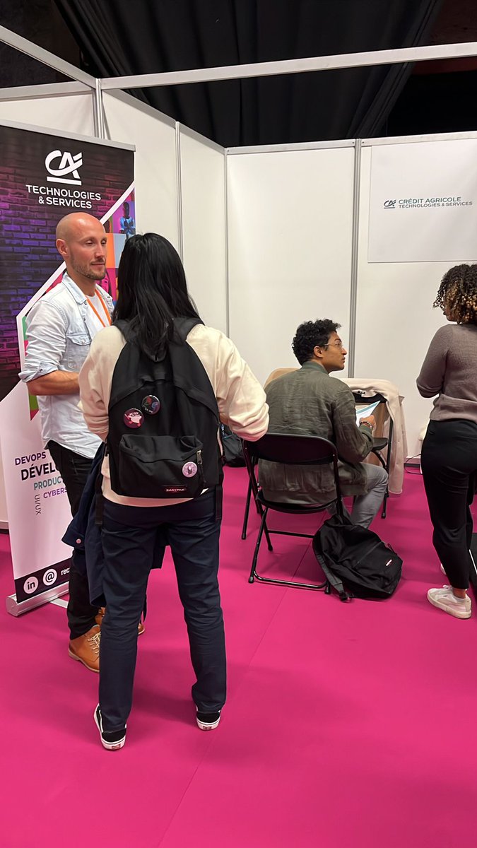 CA_TS_'s tweet photo. (1/3)On vous le présentait sur Linkedin : hier s’est clôturée la 6ème édition de @LeShaker_TV!😎C’était au Campus Tech de Lyon, et nos collaborateurs ont pu échanger avec les étudiants sur leurs ambitions et leurs projets professionnels pendant ces 2 jours #tech  passionnants!💻 https://t.co/RtdH3WmRR3