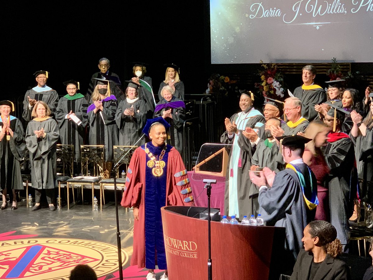 HowardCC's tweet photo. Board of Trustees Chair Chris Marasco: “It is the honor of the Board of Trustees to present this (presidential) medallion to you as a symbol of the trust we now place in you. Today, you continue the legacy as the fifth president of Howard Community College.”
#HowardCCPrez https://t.co/nVWUsepdFx
