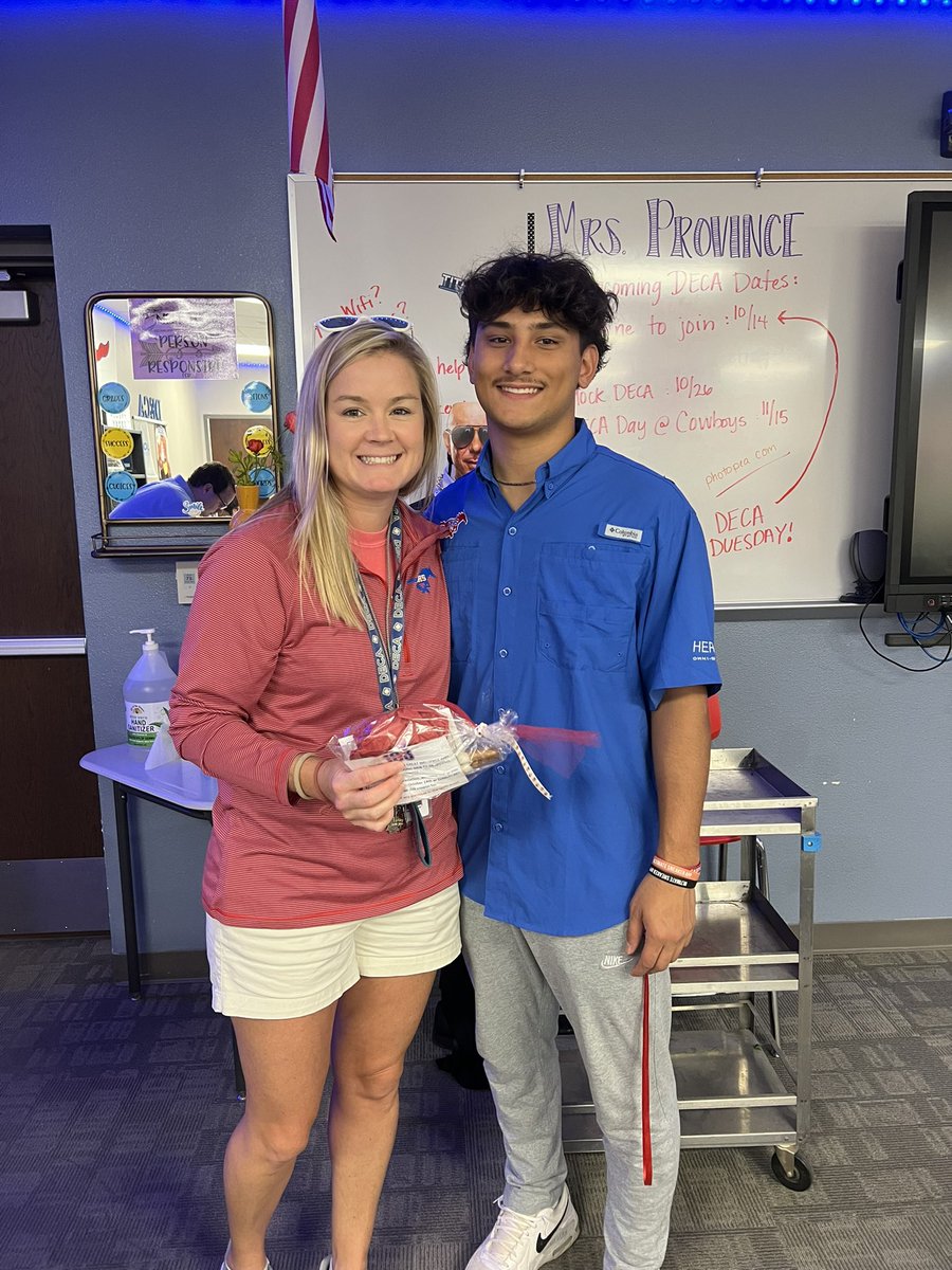 Teacher appreciation! <a href="/MrsPro22/">Carolyn Province</a> <a href="/GHSMustangsFB/">GHSMustangsFootball</a> @CoachA_GHS           7:00pm vs southwest @🏠