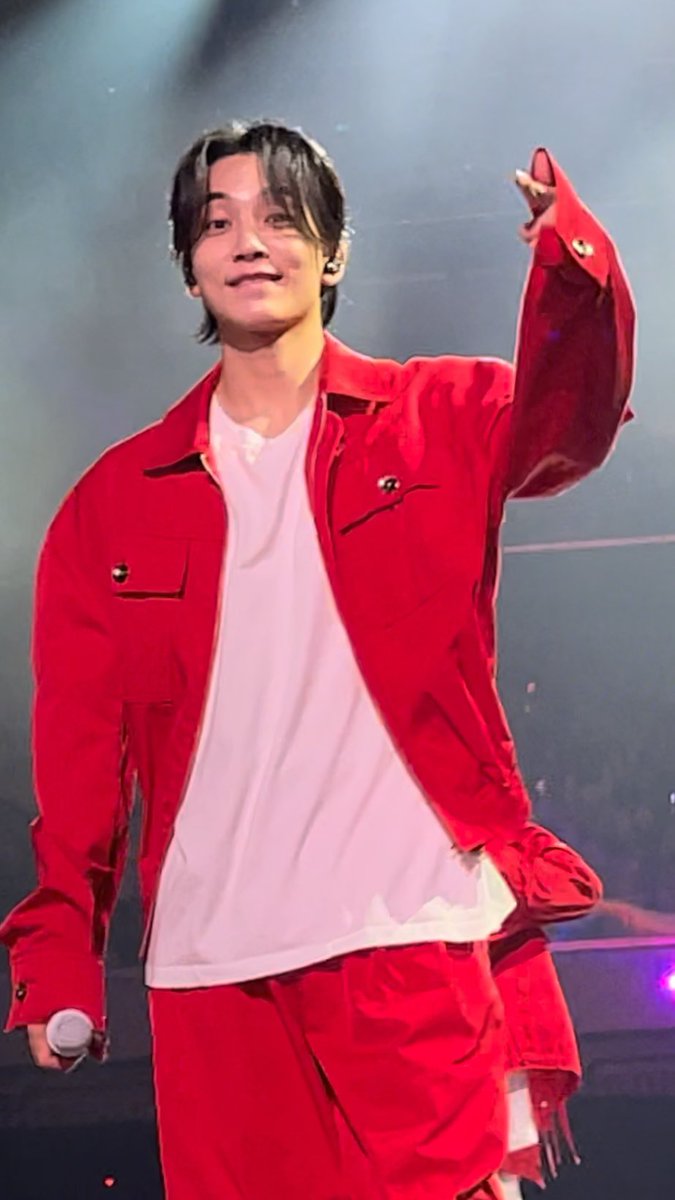 rockwithhui's tweet photo. I'm voting for SEVENTEEN #SEVENTEEN @pledis_17 in Favorite K-pop Artist Category at the #AMAs https://t.co/CfWJv0aDAy