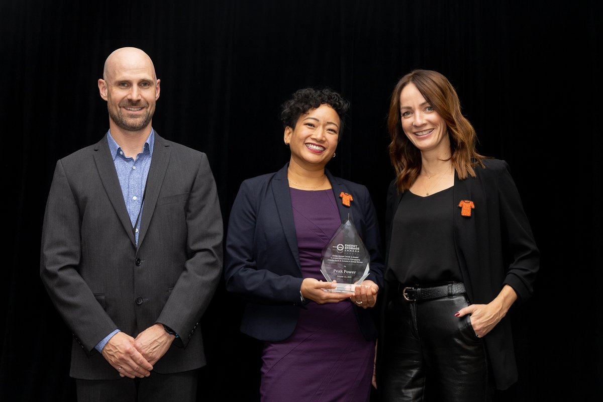 EnrgyStorageCAN's tweet photo. #ICYMI - Earlier this week we had the pleasure of celebrating the first annual Energy Storage Canada Awards as part of #ESCCon22! We are thrilled to recognize the leaders in our industry and can't wait to do it again next year: https://t.co/1kClRUjZts #ESCAwards #EnergyStorage https://t.co/N4gm3KiRcU
