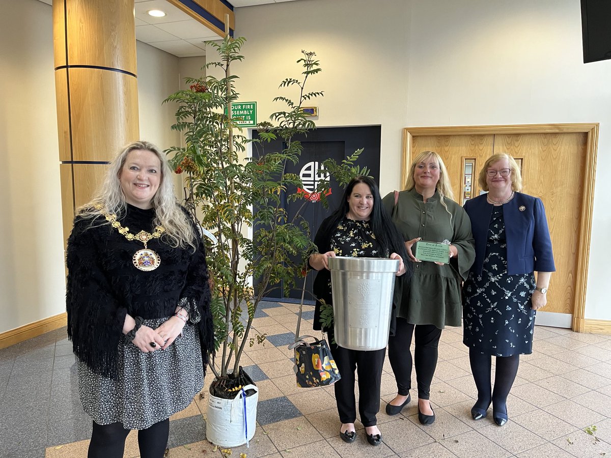 Congratulations to ⁦<a href="/BuileHillMA/">Buile Hill Mansion Association</a>⁩ on being chosen to receive one of the trees from the ⁦<a href="/QGCanopy/">The Queen's Green Canopy</a>⁩ #treeoftrees. Celebrating with ⁦#SalfordCeremonialMayor