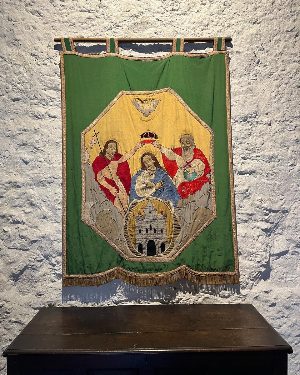 janeohlmeyer's tweet photo. It’s been years since I’ve visited #Rothehouse in Kilkenny &amp; seen the wonderful restoration of the house &amp; gardens. A real gem in a magnificent city full of medieval &amp; early modern buildings. Well worth a visit. https://t.co/dAg2LkM3l4