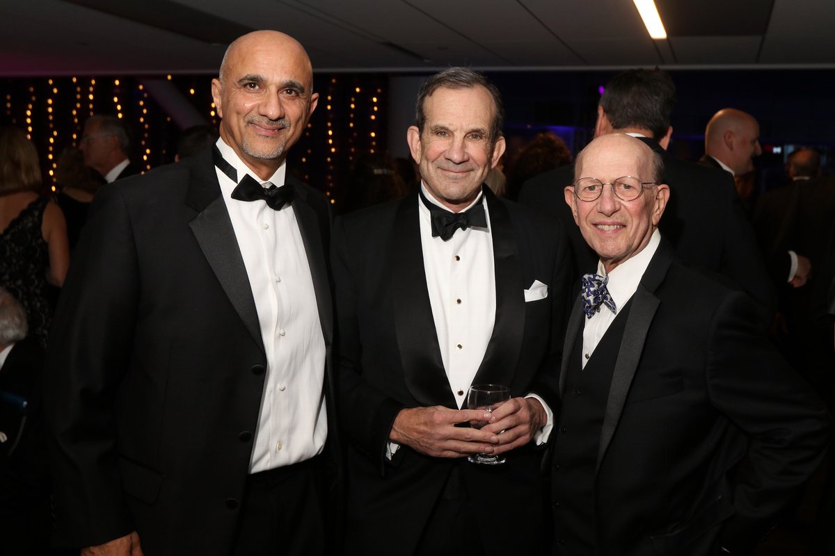 UAlbanyFund's tweet photo. Congratulations to our Citizen Laureate honorees, and thank you to the CL Advisory Committee, sponsors and 350+ attendees who played a critical role in successfully raising record scholarship funds for #UAlbany students. 

📸 Joe Putrock https://t.co/cqmehQkmn6