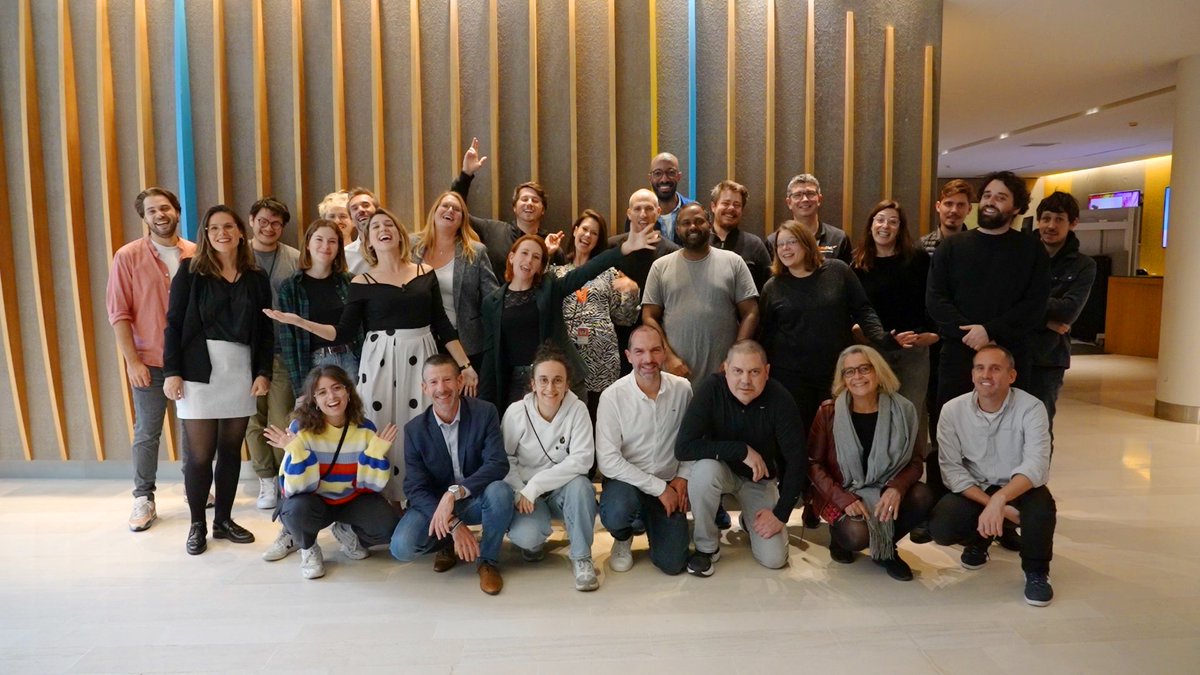 Azure_France's tweet photo. It's a wrap 🎬 Merci à tous de nous avoir suivi pendant #MSIgnite et aussi merci à toute la team @microsoftfrance ❤️ #SpotlightFrance https://t.co/uLCqs8wGvr