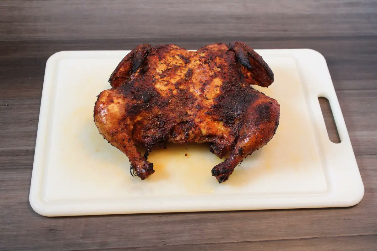 FreshCookedFun's tweet image. Spatchcocked a chicken and smoked it.  I also did an overnight brine, and the chicken came out super juicy and flavor packed.   It was a fun smoke, would do again.