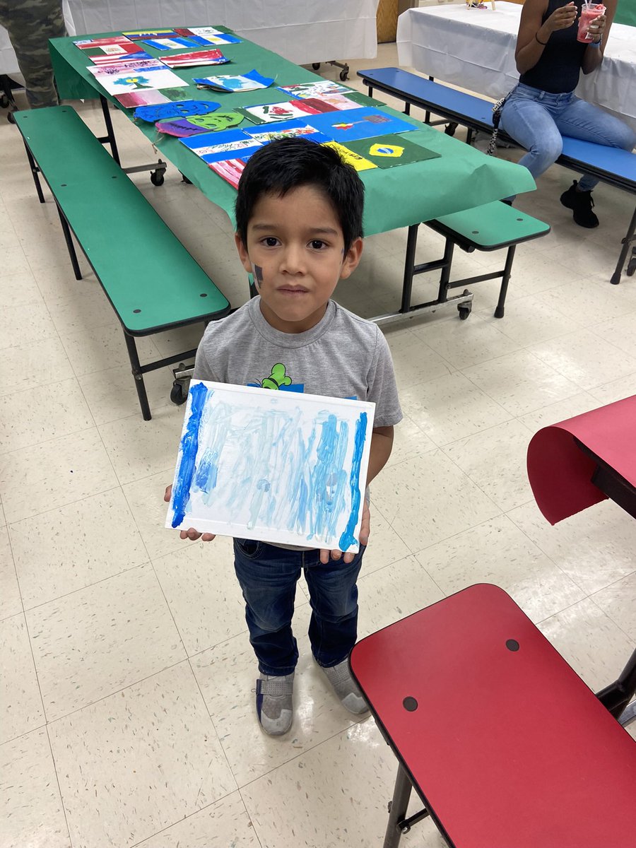 Nelson_class's tweet photo. Had a great night celebrating Hispanic Heritage Month and bringing it to a close @hunley_park .  #HispanicHeritageMonth2022 #engagement #family https://t.co/tJBEKKZK2t