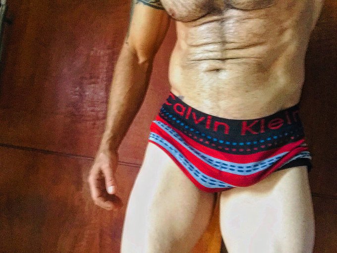 boa  tarde  atendendo a pedidos foto de cueca https://t.co/3A6TYLbADy