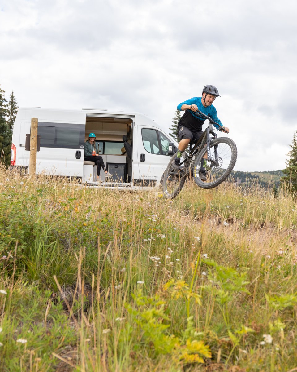 dm_vans's tweet image. Weekend warriors, where are we adventuring this week? 🚐 🍂 You'll find our team hitting the trails soaking up every last bit of fall.