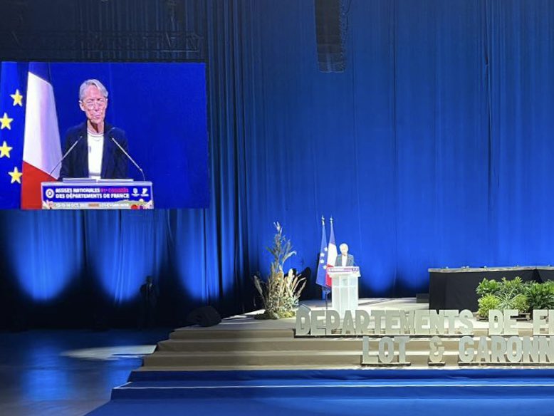 SHaussoulier's tweet photo. « Unir nos forces »

Discours fédérateur de la Première ministre @Elisabeth_Borne aux #assisesDF.
Je défends un dialogue soutenu entre les Départements et le @gouvernementFR, pour des avancées concrètes dans les territoires, au bénéfice des populations dont nous avons la charge. https://t.co/RBEJtnMjBD