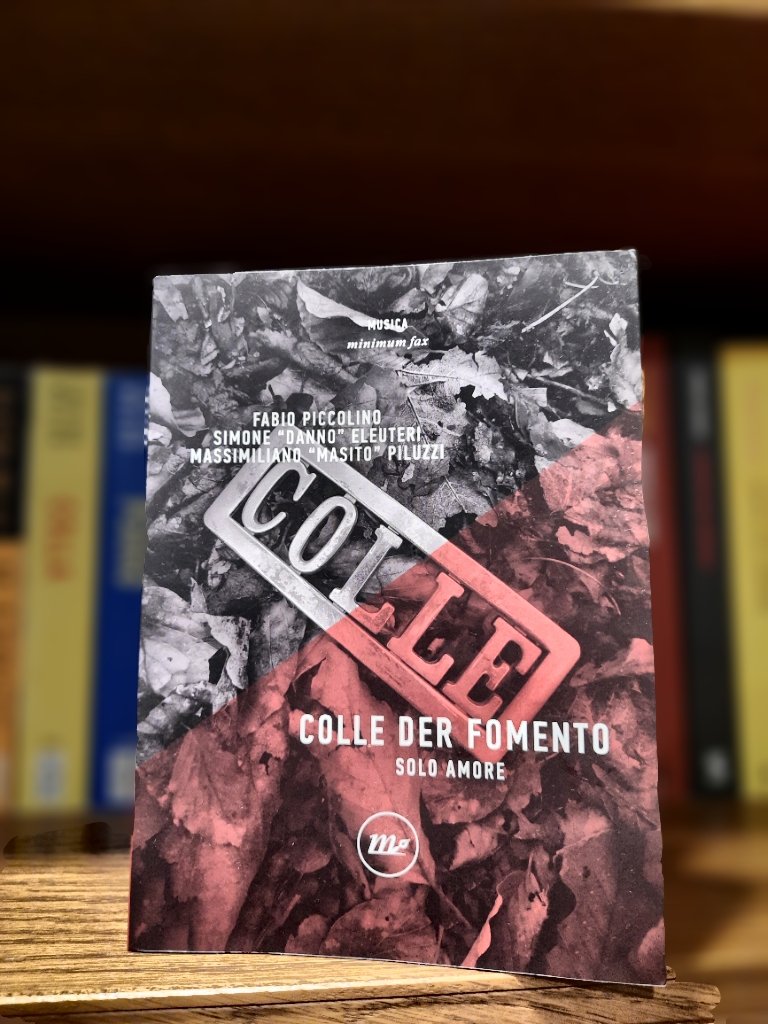 Oggi esce "Colle der Fomento - Solo Amore". Lo trovate in tutte le librerie e gli store online.

<a href="/akadanno/">aka Danno</a> <a href="/deepmasito/">Deep MASITO™</a> <a href="/collederfomento/">Colle der Fomento™</a> <a href="/djbaro/">Dj Baro_Cdf</a> <a href="/CraimCraimCraim/">Dj Craim, quello là</a> @minimumfax 
#SoloAmore