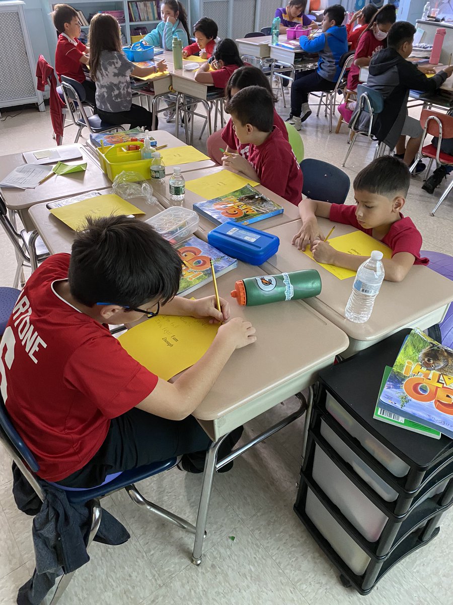 MsCreanSW's tweet image. Had an awesome visit to 4th grade this morning! We talked about positive self-esteem and how to build our confidence! @GCSD_Landing