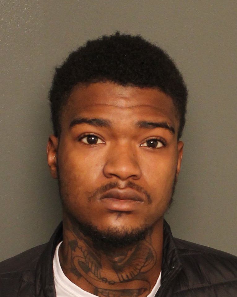 FOXNashville's tweet photo. #BREAKING, PLEASE SHARE! Metro Police are searching for a suspect accused of shooting someone to death at an apartment complex. When he fled the scene, police say the suspect crashed into a vehicle carrying 5 teens. A 17-year-old died in the crash. https://t.co/ODn62g8Xg2 https://t.co/Zk3g3X1YYl