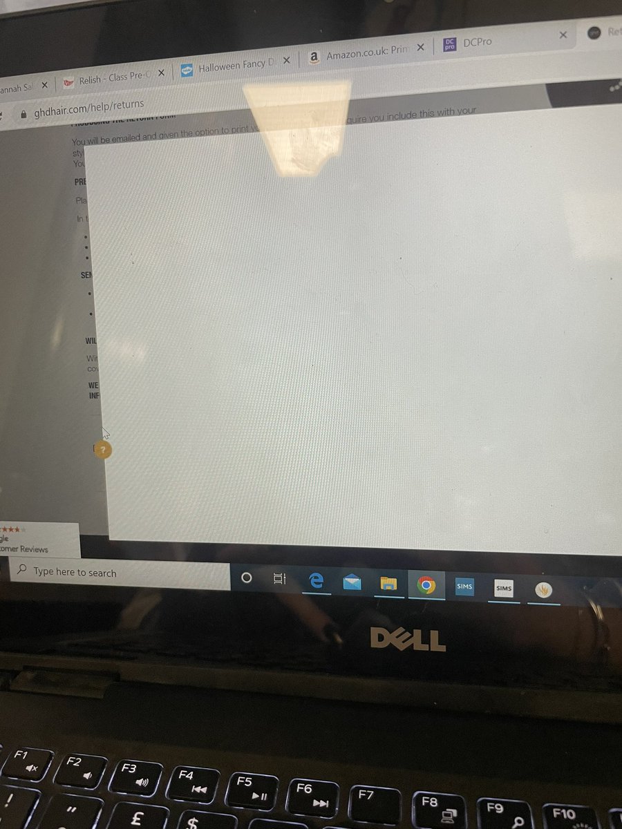 Hannahv9's tweet photo. @ghd trying to fill a returns form out and date box just doesn’t work and doesn’t tell me what format to use! Please help. https://t.co/OjhGvvaCvM