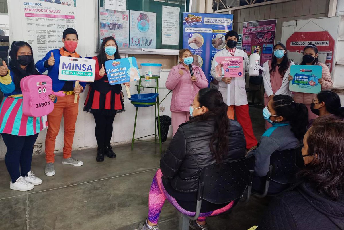 Minsa_Peru's tweet photo. ¡Lávate correctamente! 🧼🫧👏🏻 El #Minsa, a través de #PROMSA, realizó una intervención en el Centro Materno Infantil Villa María del Triunfo, para poder sensibilizar a la población sobre la importancia de lavarse las manos para evitar enfermedades. https://t.co/xDOqmfDOpZ