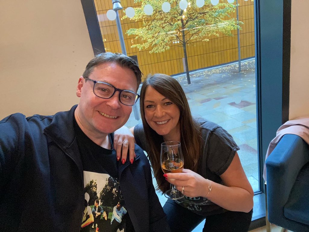 stephenkerr1974's tweet photo. All set for the mighty @richardashcroft in Manchester with @TracyKerr123 🎸🎤🎼🙌 https://t.co/dKkTwKzL5r