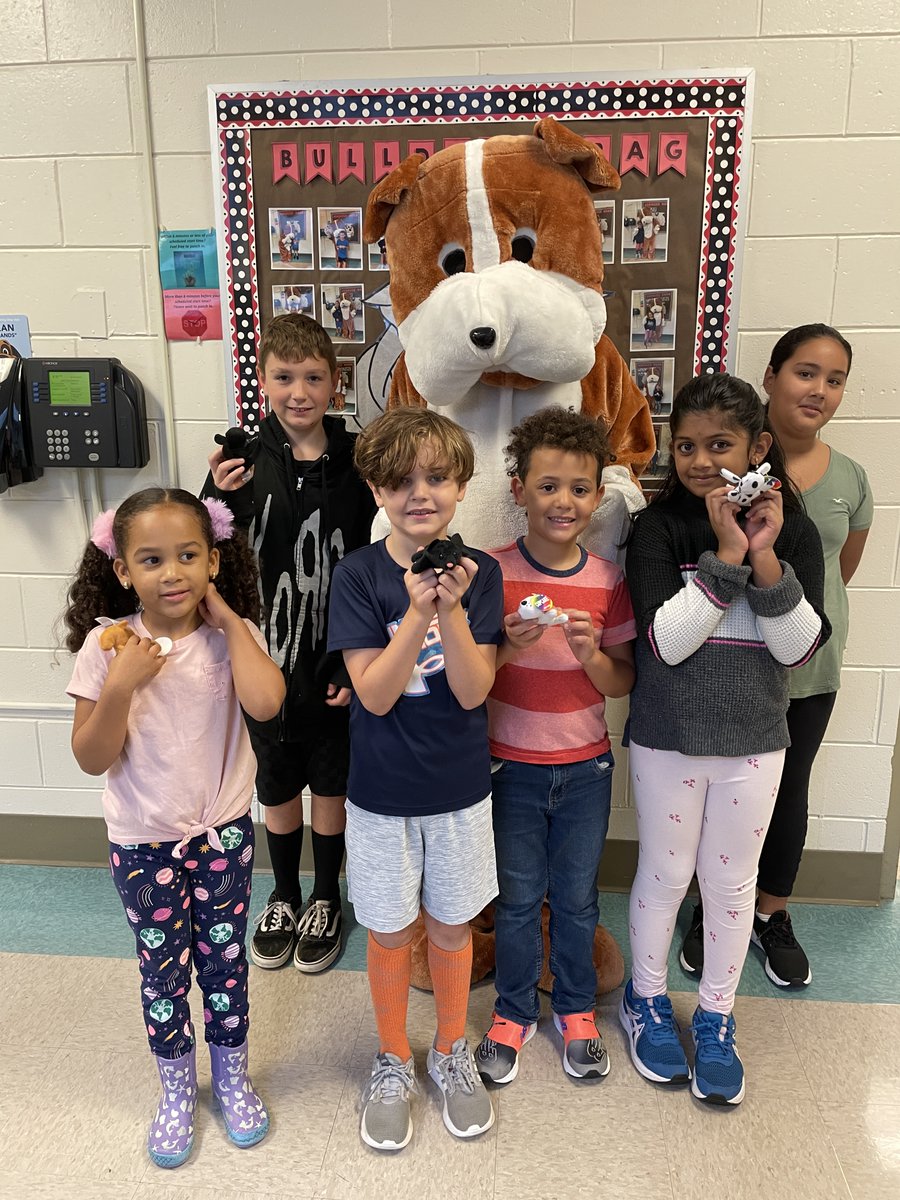broadstschool's tweet photo. Congratulations to these safe, responsible, and respectful Bulldogs!  #nsd42 @NASHUASCHOOLS https://t.co/EXeNpmmIGn