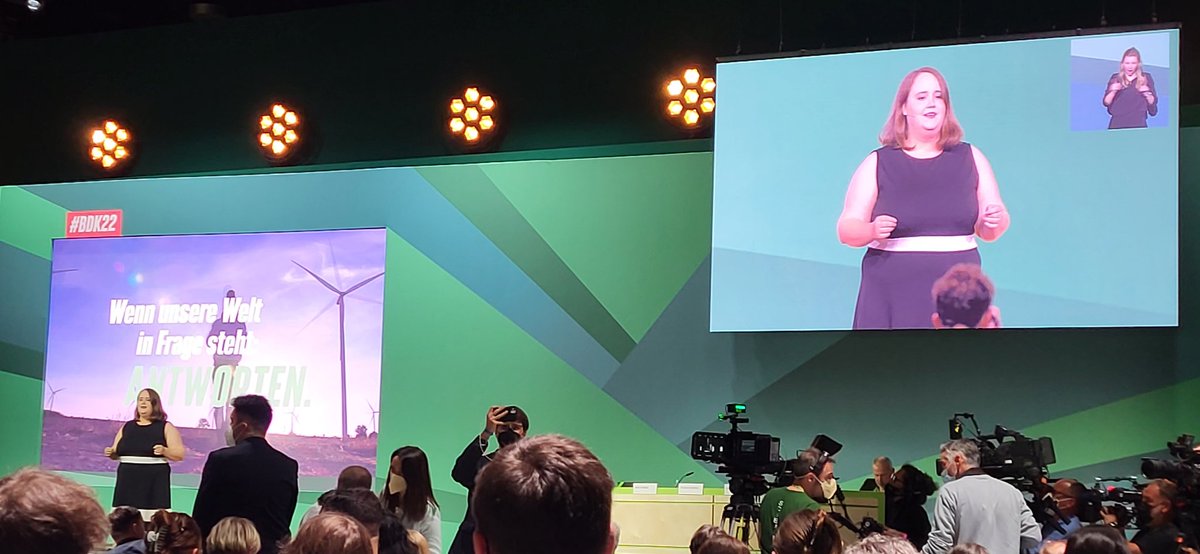 jenny_jasberg's tweet photo. "Die Grüne DNA ist #Gerechtigkeit, das Prinzip heißt Verantwortung!"

@Ricarda_Lang #bdk22 https://t.co/1viIf1KEpA