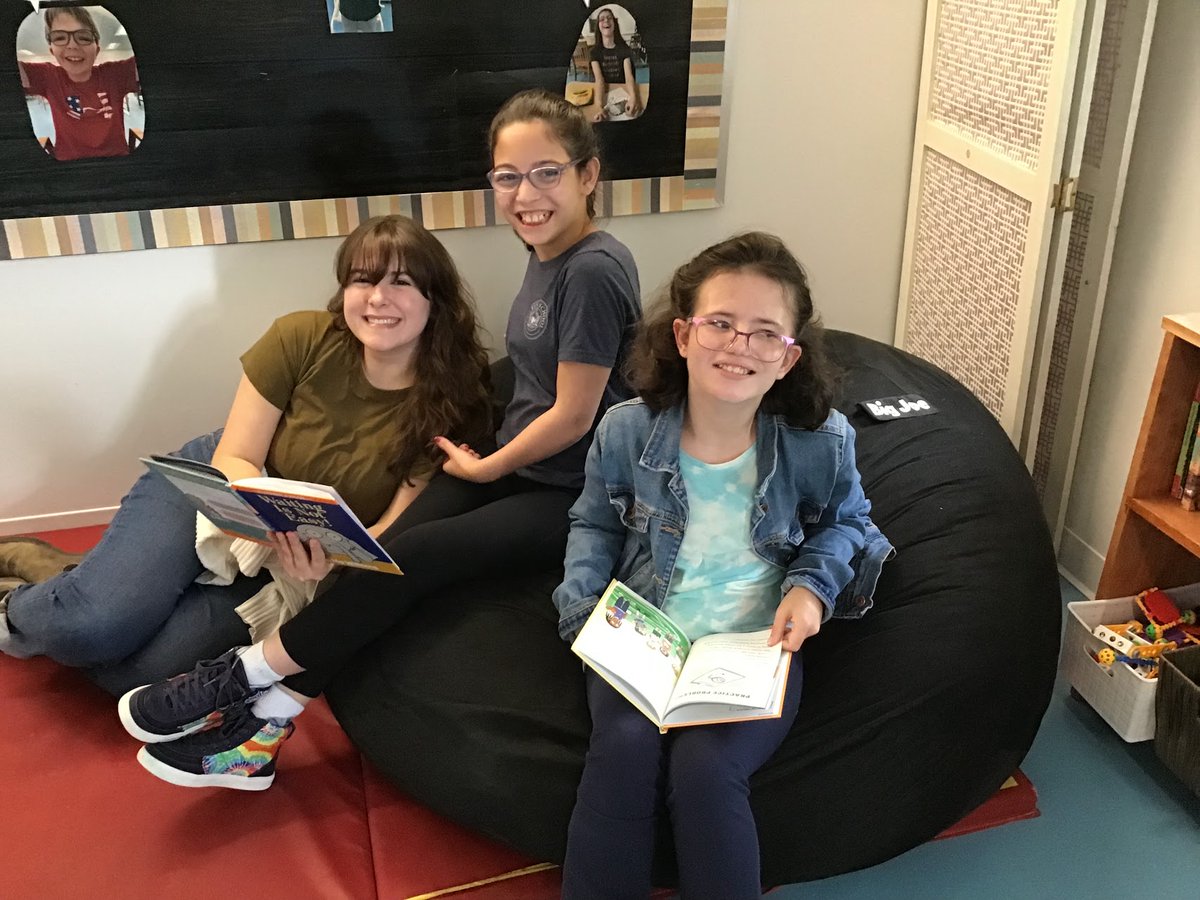 CottingSchool's tweet photo. Ms. Etre's #MiddleSchool students love to read!

#SpecialEducation #Literacy #BookLovers #Books #EdChat #SpecialEdChat #BookTwitter #BookShelf #EngChat #LitChat https://t.co/VQfTlN68dv