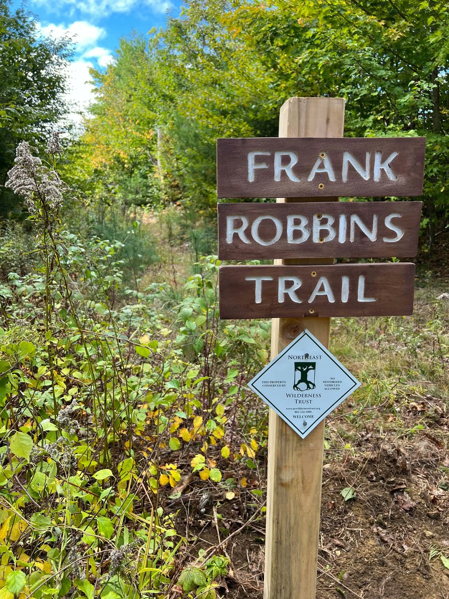 4wildplaces's tweet photo. Frank Robbins Trail at Binney Hill Wilderness Preserve in #NewHampshire is looking great! Friends of the #Wapack cleared brush along the trail this summer. The fresh signage was made by NEWT Land Steward Joe Falconeiri. Learn more here: https://t.co/LNz7nCP8Oz.
📸Joe Falconeiri https://t.co/RCZzSoPQTg