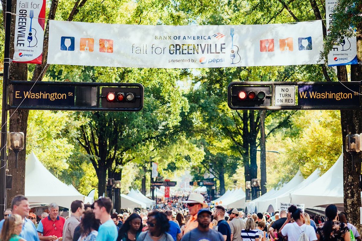 gvilleevents's tweet photo. .@BankofAmerica Fall for Greenville presented by @Pepsi has officially started! 🎉 Come experience the tastes, tunes and taps of Greenville all weekend long.

Visit https://t.co/nibfA9ugcl for all the details! https://t.co/jSlUhtDyAh