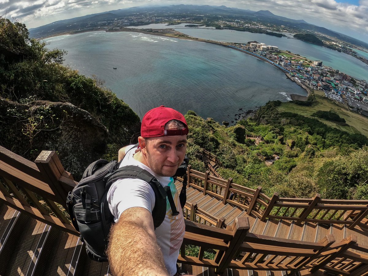 DanSh1elds's tweet photo. Seongsan Ilchulbong 🌋
#SeongsanIlchulbong #seongsansunrisepeak #Jeju #Jejuisland #Southkorea #Goprohero8 #Solotravel #Sabattical https://t.co/I4sirQZpSN