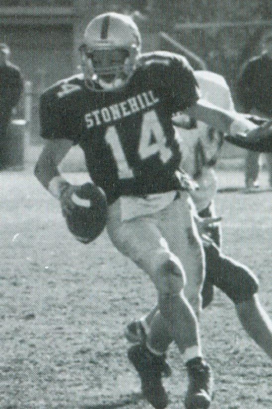 GoStonehill's tweet photo. Did You Know?

@StonehillFB is 5-1 all-time against Sacred Heart ahead of tomorrow's @NECFootball matchup in Fairfield.

The teams last met Nov. 2, 1996 with Stonehill posting a 42-10 victory behind starting QB and current @CCSUBlueDevils AD Tom Pincince '97!

#GoHill #NECPride https://t.co/mxmKQN9JLi