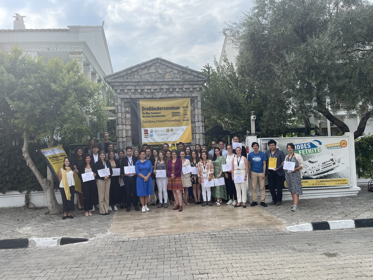 7 Ay hazırlandık 7 günde sunum yaptık ve sertifikalarla mutlu son..Aile fotoğrafı...
We prepared for 7 months, made our presentations in 7 days and happy ending with certificates..Family photo...