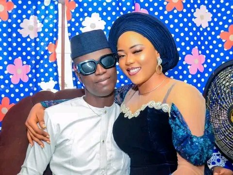 UsulorIsraelM's tweet photo. I had an interesting interview with Demola Adeleke, an inspiring Nigerian man who is blind.

Despite being blind, Demola attended UNN and bagged a degree in Mass Com.

He recently got married, &amp; he told me his wife asked him out herself.

Demola who from Oyo is a teacher. https://t.co/QaZGdOFJII