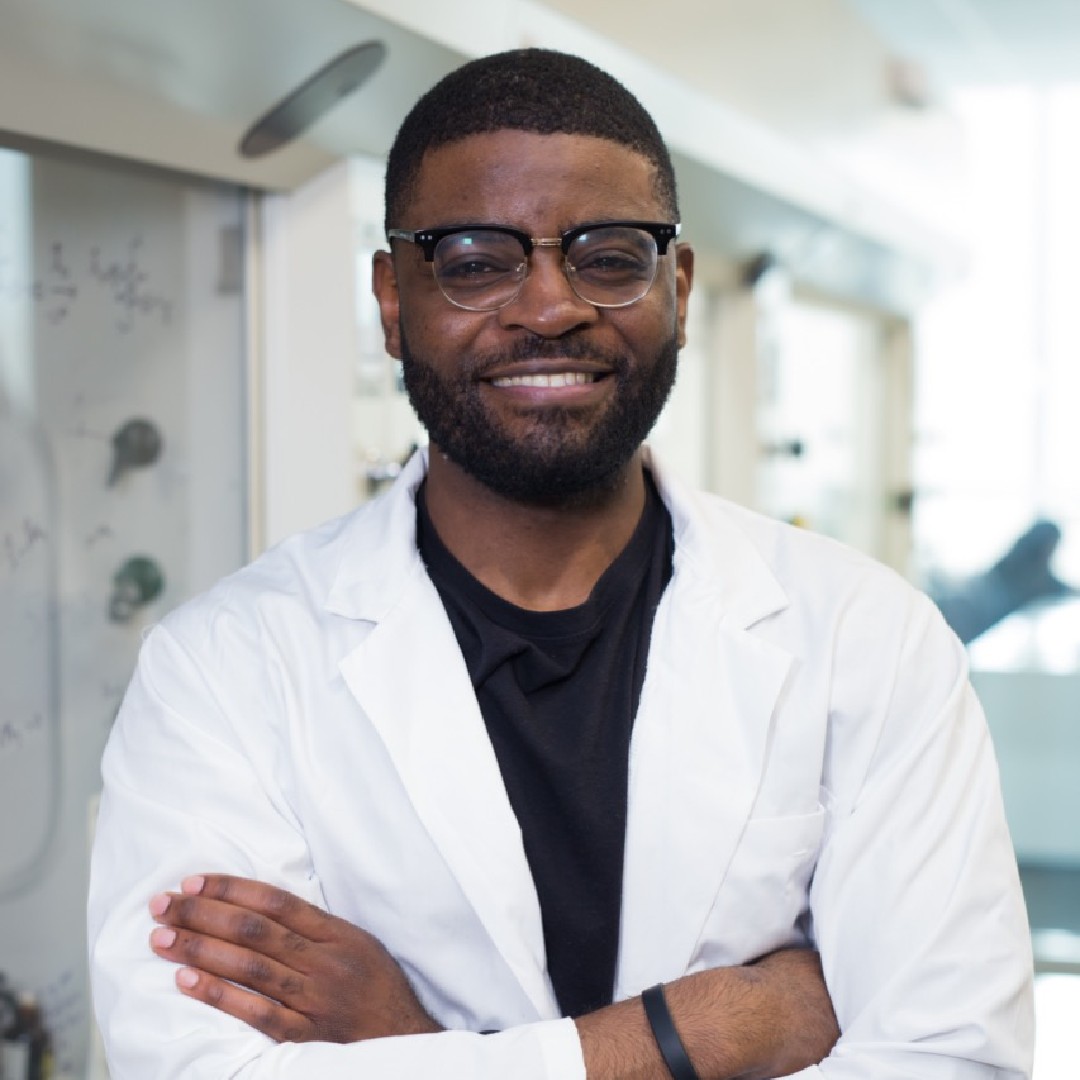 Congratulations to Michael Ocheje, one of our Governor General's Gold Medalists! 👏

Michael Ocheje is a PhD graduate of the Chemistry and Biochemistry program.

ℹ️: The Governor General’s Medal is awarded to a graduate-level student who achieves the highest academic standard.