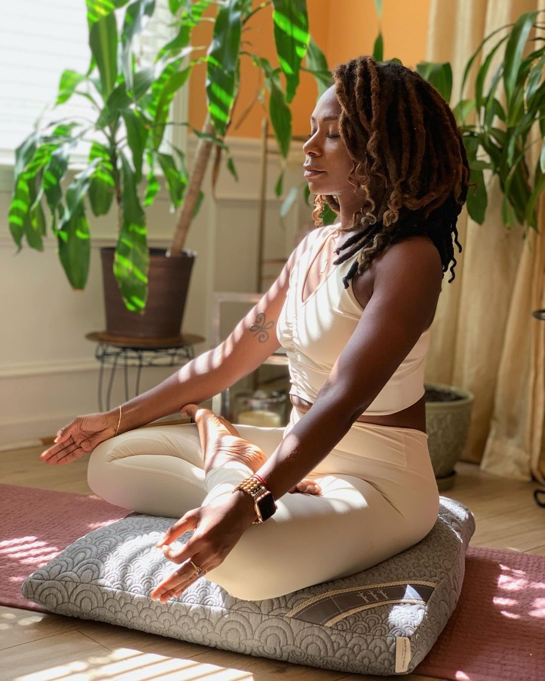 Brentwood meditation sale pillow